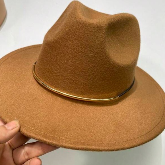 Camel Minimalist Hat - Picture 1 of 5